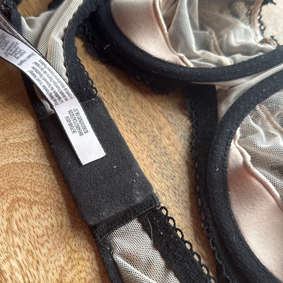 VS Black & Nude Lace Bra Unlined 36C - Picture 5 of 5